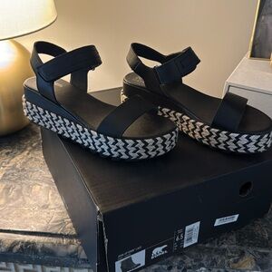 Sorel Cameron Flatform sandal